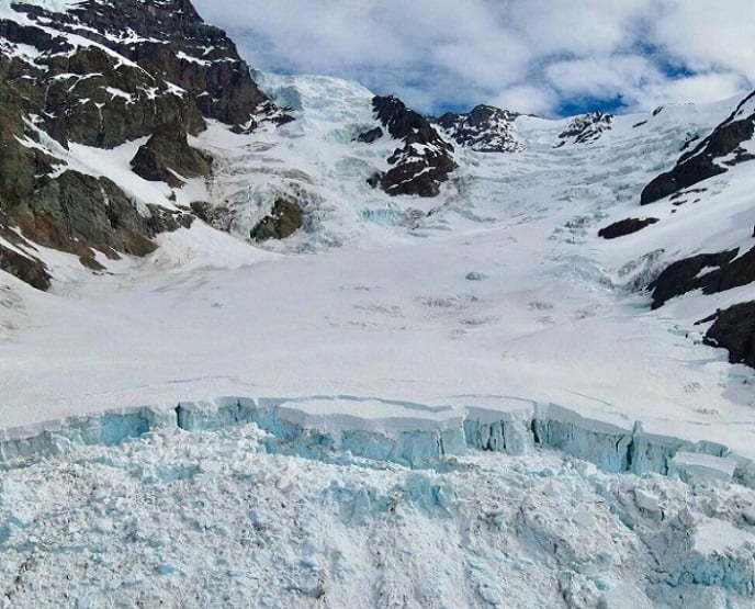 Categórico rechazo a amenazas de transnacional minera en Parque Juncal: Fundación Glaciares advierte graves impactos
