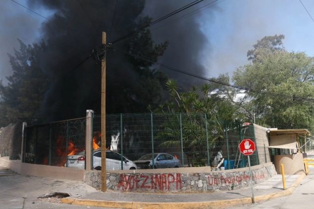 AMLO insta a policía acusado en caso Ayotzinapa a entregarse