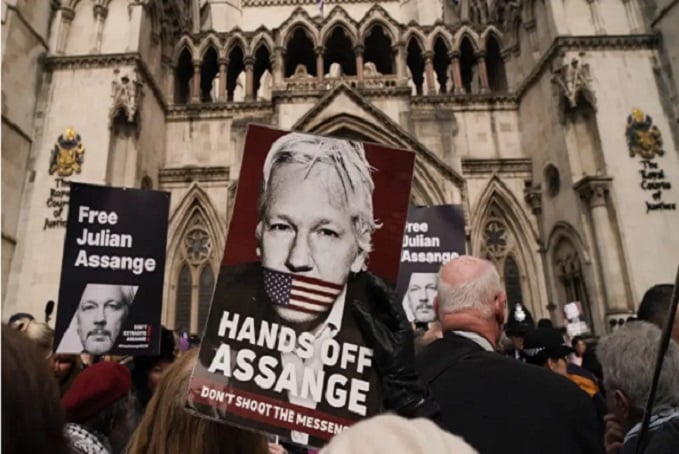 Reporte especial desde Londres sobre el caso “extradición de Julián Assange”: ¿Una sentencia bizarra de la Corte Real de Justicia?