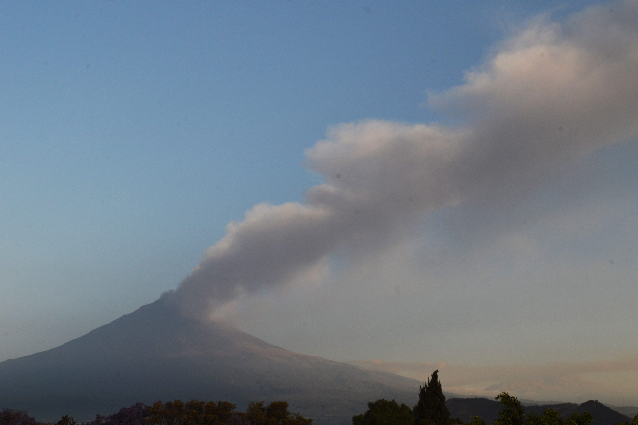 Volcán Popocatépetl en relativa calma, señala Cenapred