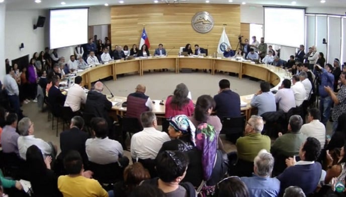El golpe de las salmoneras en Aysén: Reacciones frente al rechazo de las dos Ecmpo solicitadas por comunidades indígenas