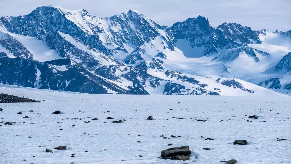 Meteoritos antárticos podrían quedar sepultados bajo el hielo por cambio climático