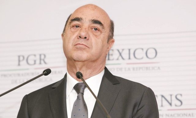 Presidente critica otorgamiento de prisión domiciliaria a Murillo Karam