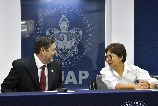 Lilia Cedillo destaca calidad y calidez de la Facultad de Estomatología