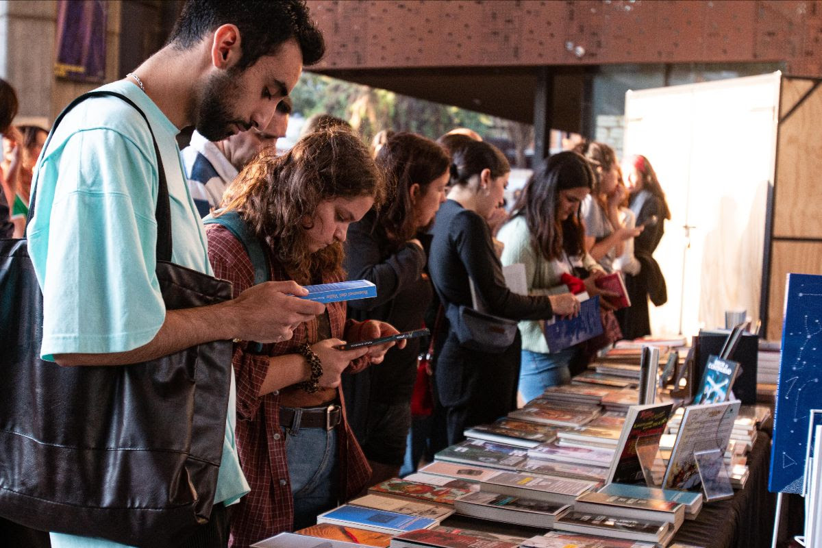 Santiago: 110 editoriales celebran el Día Mundial del Libro con feria gratuita en el GAM