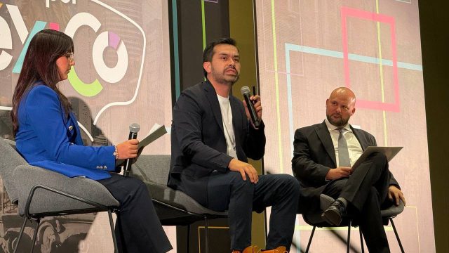 Álvarez Máynez visita Puebla, increpa a Xóchitl por crítica a «mañaneras»