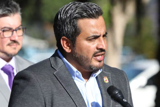 Decretan orden de arresto contra el alcalde de San Bernardo, Christopher White (PS), por no pago de deuda a guardias municipales