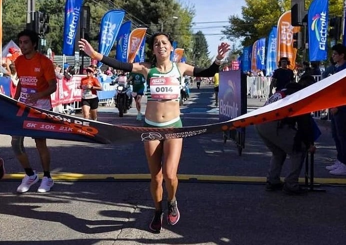 La gran hazaña de María José Calfilaf: Atleta mapuche logra marca histórica nacional en maratón de Temuco