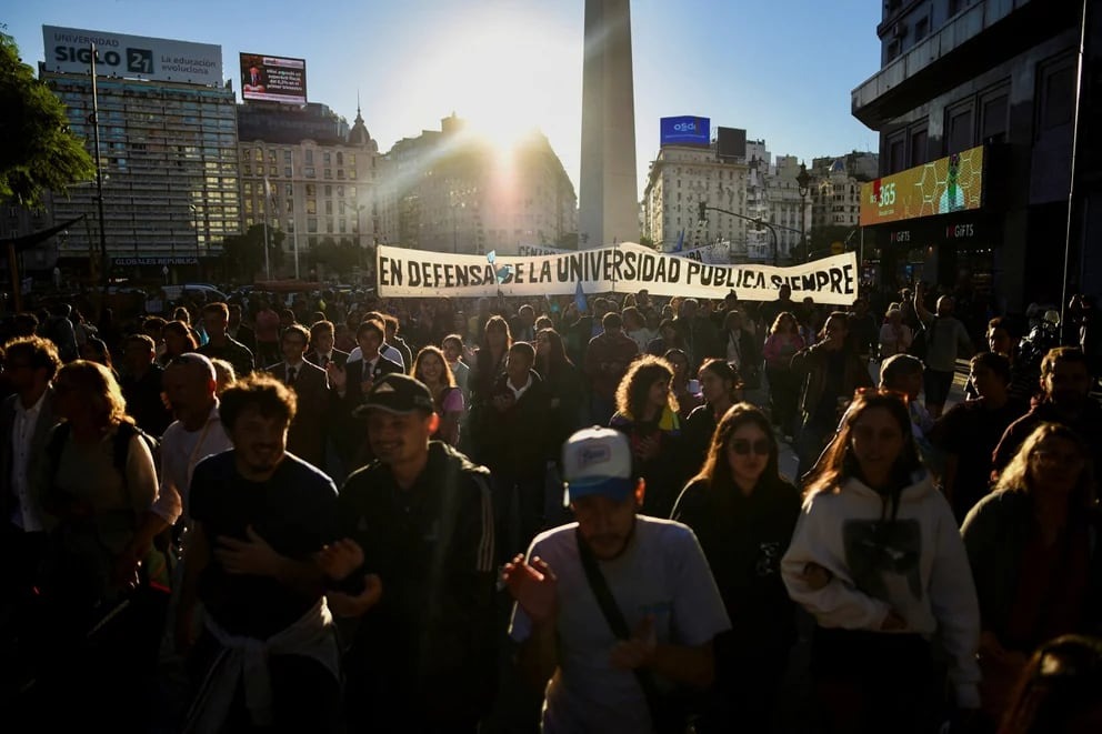 López Obrador comenta sobre protestas en Argentina por cambios en educación