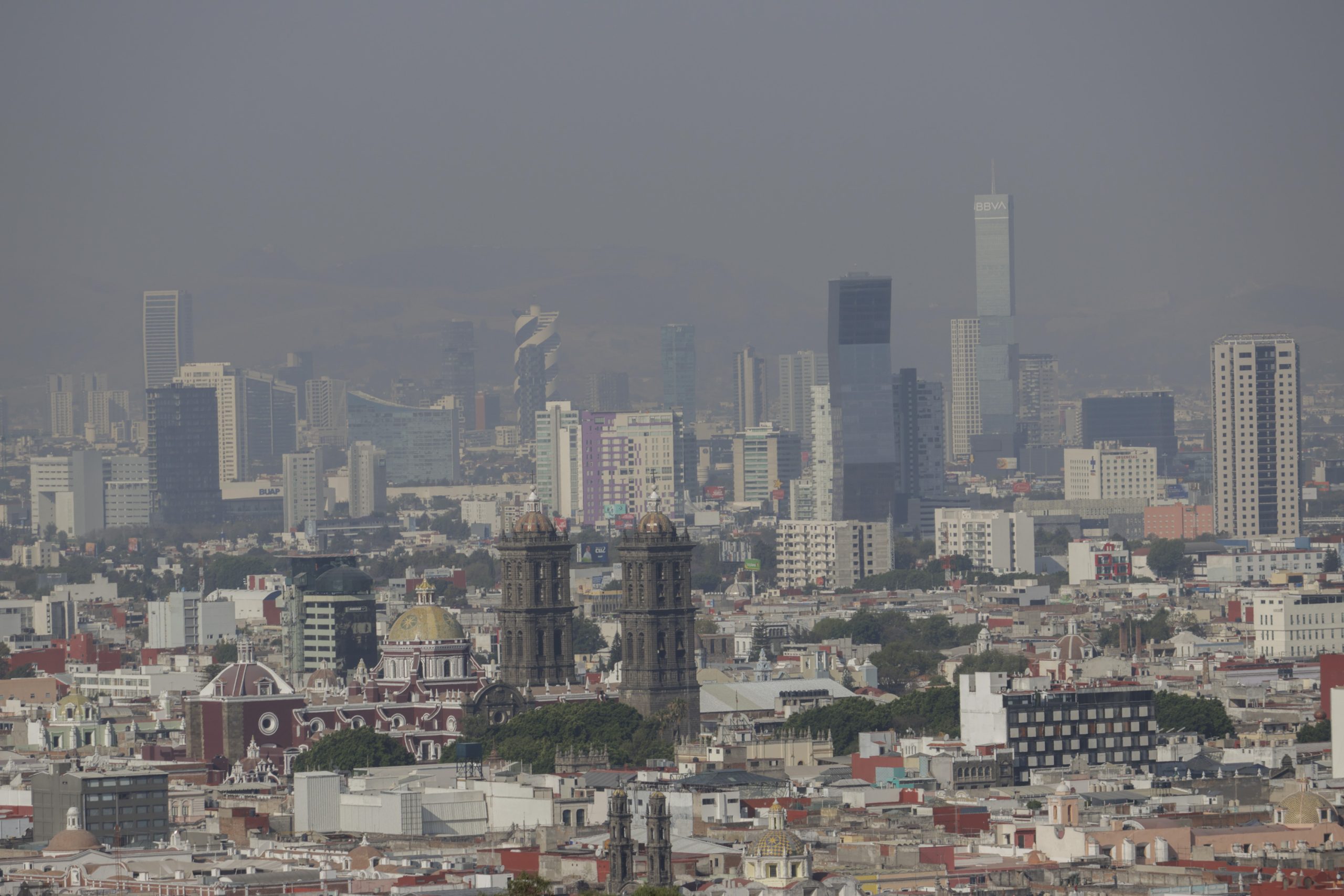 Calidad de aire en Puebla se mantiene variable; prevén mejora