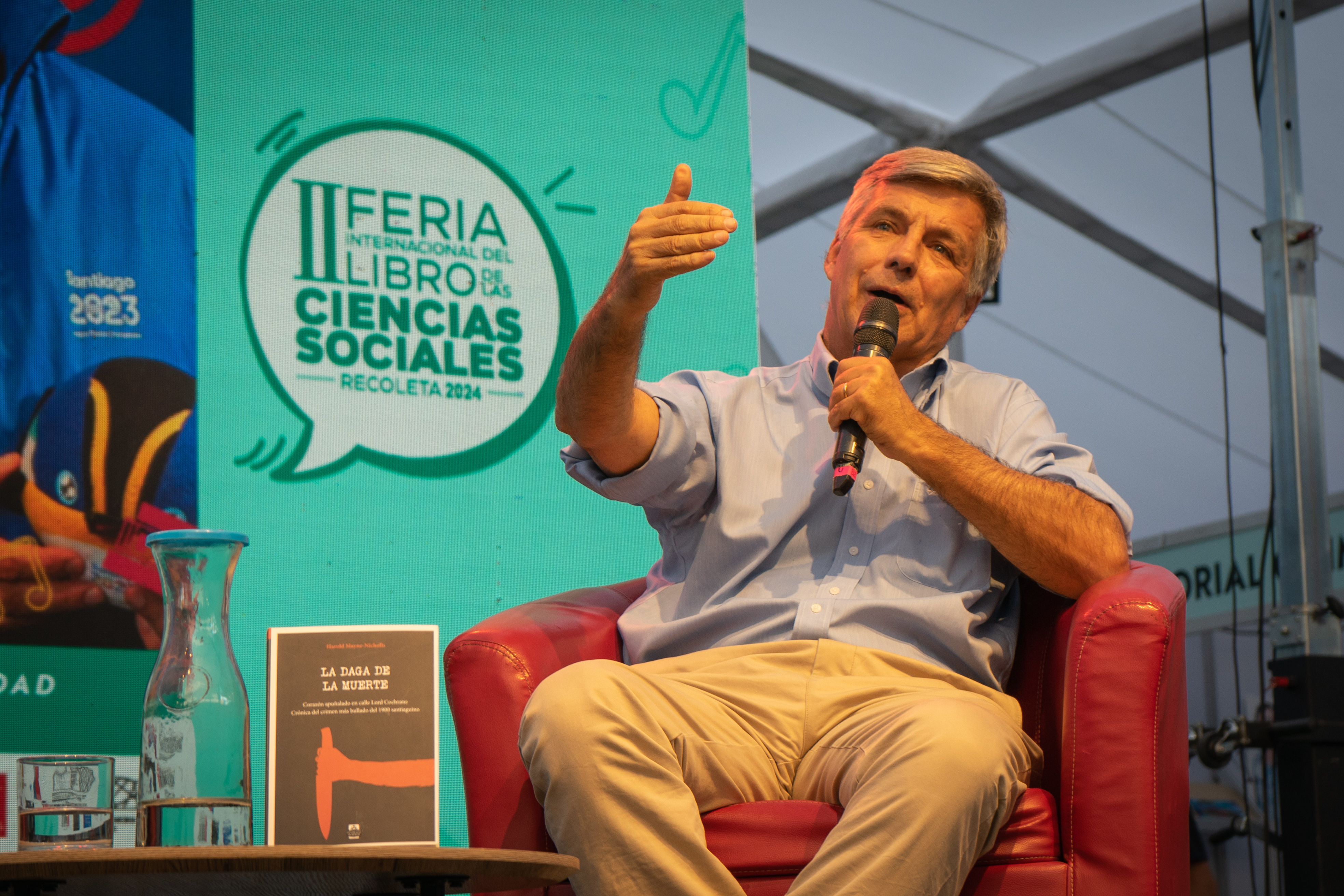 Harold Mayne-Nicholls presenta su novela en la Feria Internacional del Libro y las Ciencias Sociales de Recoleta y opina sobre las casa de apuestas en el fútbol: “Si yo fuera autoridad las prohibiría»