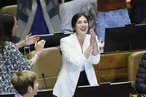 ¡Histórico! Karol Cariola se convierte en la primera presidenta comunista de la Cámara de Diputados