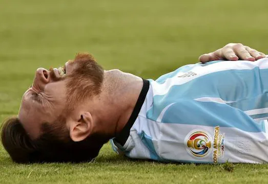 «Lo escuchaba llorar»: Técnico argentino recuerda reacción de Messi tras derrota ante Chile en final de la Copa América 2016