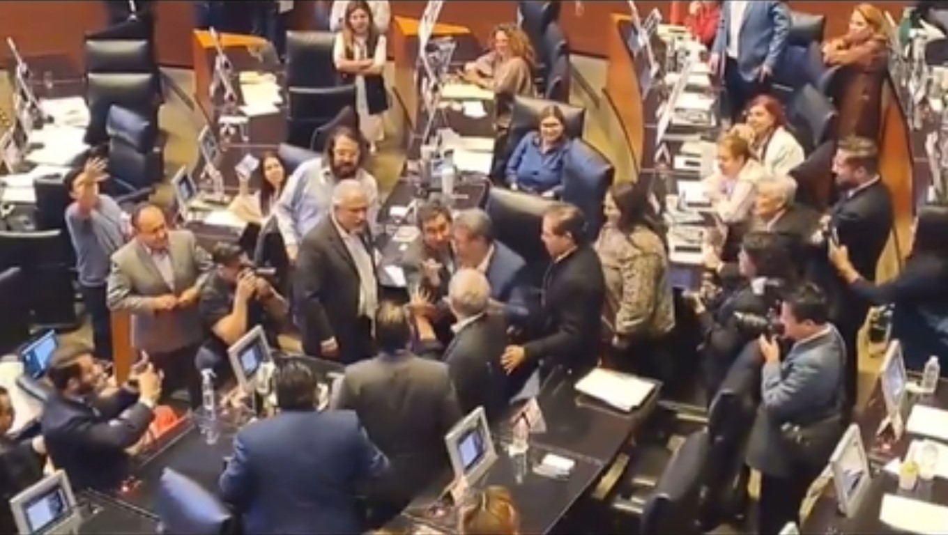 Entre conato de bronca, Senado avala fondo de pensiones en lo general