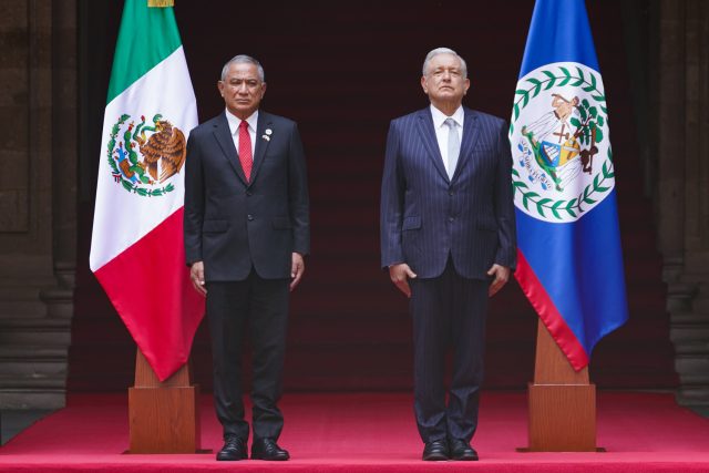AMLO recibe en Palacio Nacional al primer ministro de Belice