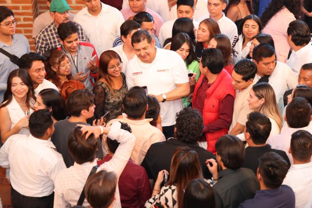 Reitera Armenta compromiso de trabajar junto a jóvenes poblanos