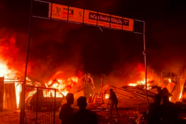 Bombardeo israelí en Rafah quema vivos a refugiados, según ONU