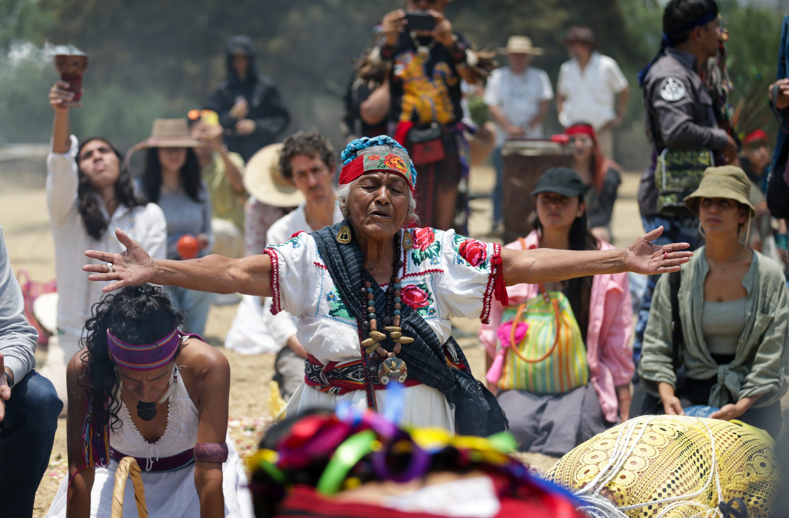Etnias danzan y hacen ofrendas a Tláloc para llamar a la lluvia