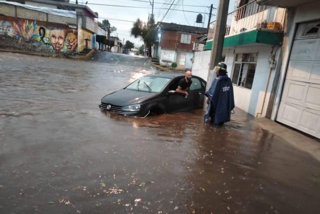 Árboles caídos e inundaciones tras nueva tanda de lluvia y granizo