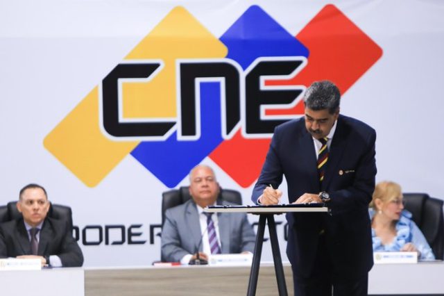 Ocho de los 10 candidatos presidenciales de Venezuela firmaron acuerdo de respeto a los resultados