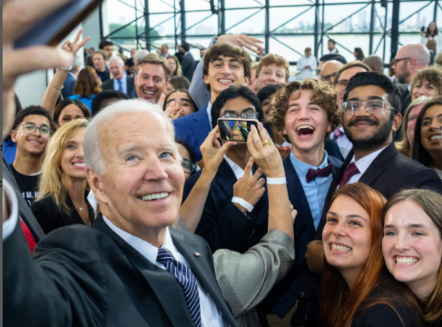 Crisis en el Partido Demócrata: donantes buscan alternativas ante decepcionante debate de Biden
