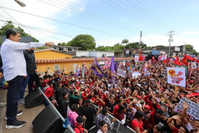 Maduro advierte que «títeres de la oligarquía» pretenden «gritar fraude y traer la violencia»