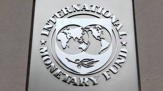 AMLO critica al FMI por proyecciones económicas favorables a Argentina