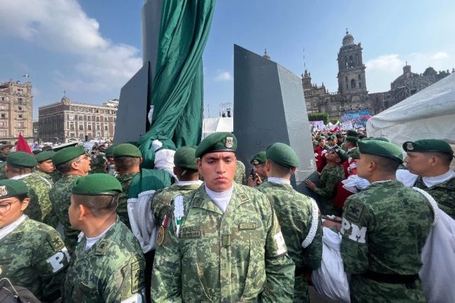 Presidente destaca rol de las fuerzas armadas en su gobierno