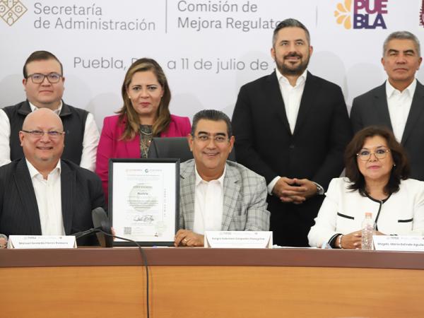 Puebla recibe certificado por simplificar trámites, segundo en el país