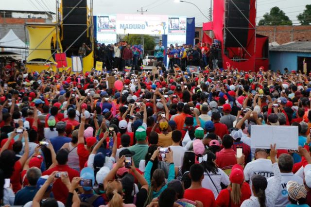 Maduro pide a la Fiscalía establecer pena máxima para autores de guerra eléctrica