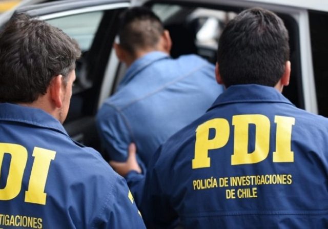 Almacenaba y distribuía pornografía infantil: Detienen a funcionario de programa de protección de la niñez