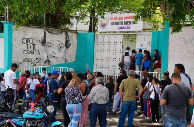 Simulacro Electoral: Venezolanos acudieron de manera masiva a los centros de votación