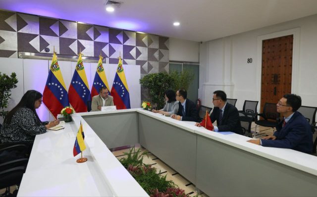 Elecciones en Venezuela: Llegaron expertos electorales de China y la Unión Africana