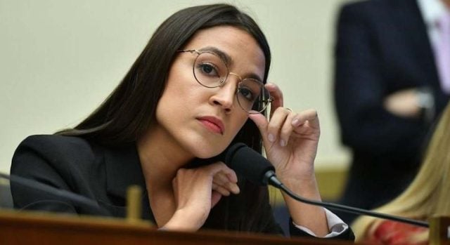 Congresista Alexandria Ocasio-Cortez lucha contra el abuso de deepfakes sexuales