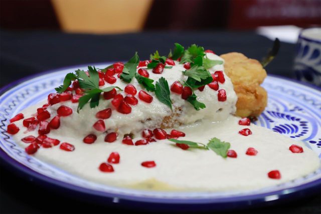 ¡De Puebla para el mundo! Promueven Chile en Nogada en la CDMX