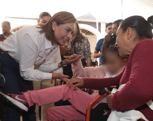 Entrega Sedif más de 100 aparatos ortopédicos y equipo de salud
