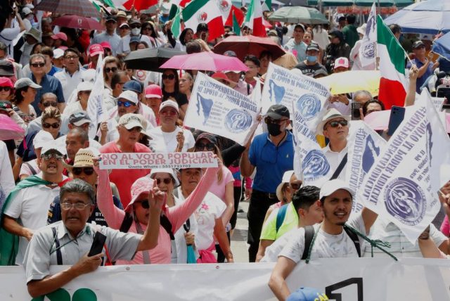 AMLO critica a opositores de reforma al Poder Judicial:  «están mostrando el cobre»