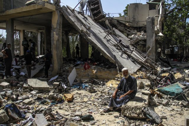 Ataque de dron israelí deja 7 muertos y decenas de heridos en Gaza