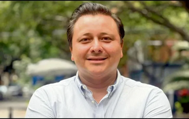 Pablo Salazar López gana el Concurso Nacional de Cuento Juan José Arreola con “Tras las huellas del ñandú”