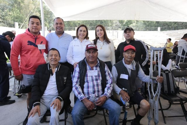 Apoya DIF Puebla a personas de 25 municipios con 66 prótesis para codo y rodilla