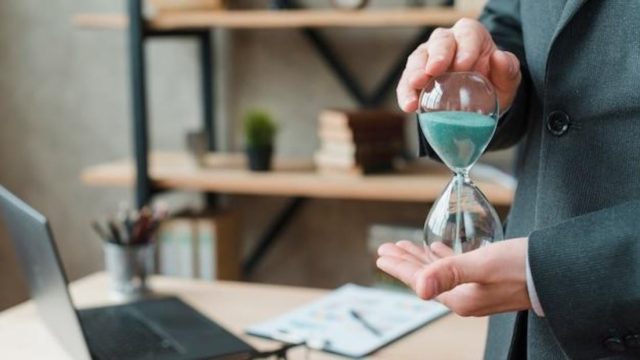 Ciencia revela cómo nuestra percepción del tiempo varía según lo que hacemos