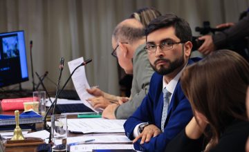 Diputado Malla celebra aprobación del proyecto que prohíbe a las universidades condicionar la entrega de títulos al pago de deudas educativas