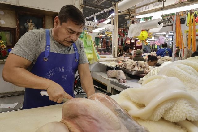 Gobierno buscará reducir la generación de basura en mercados de Puebla