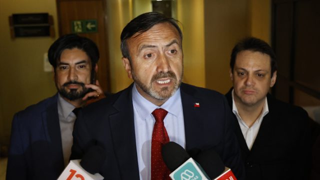 Acogen solicitud de desafuero contra diputado Francisco Pulgar por presunta violación a niña de 14 años