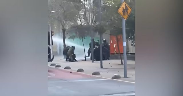 La brutal represión de Carabineros contra las niñas del Liceo 1