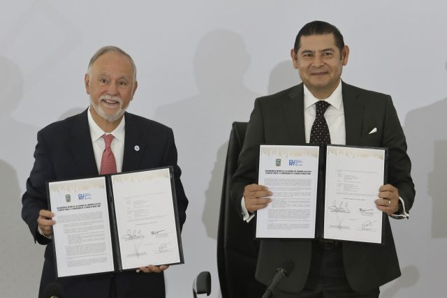Firman convenio de colaboración Gobierno de Puebla y Universidad Municipal de Nueva York