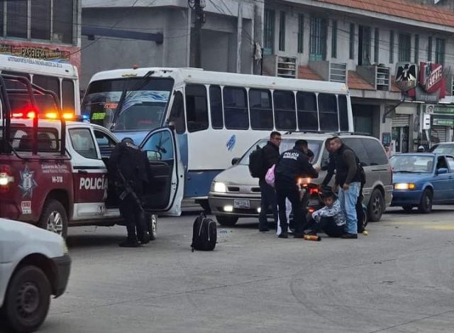 Atropella Policía de Amozoc a dos tripulantes de una motocicleta