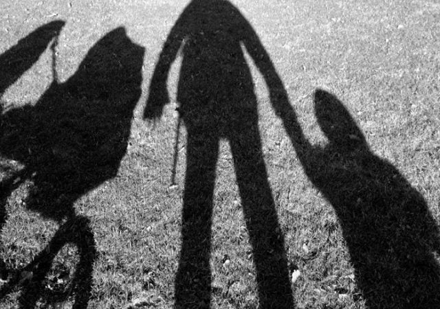 Peritajes del SML confirman parentesco en caso de adopciones ilegales: madre e hijo se reencuentran tras décadas