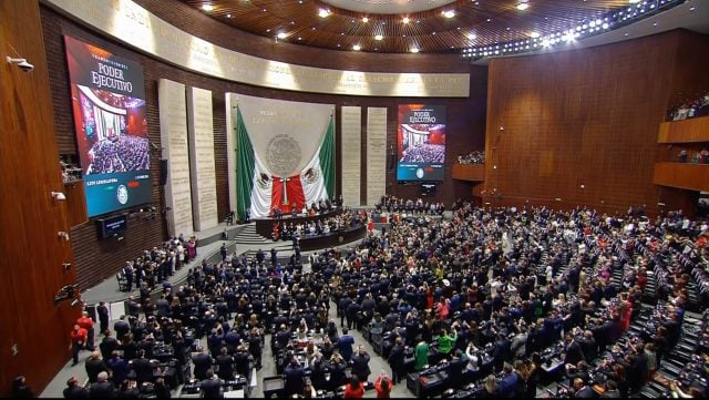 Sergio Céspedes y Alejandro Armenta acompañan a Claudia Sheinbaum en su investidura
