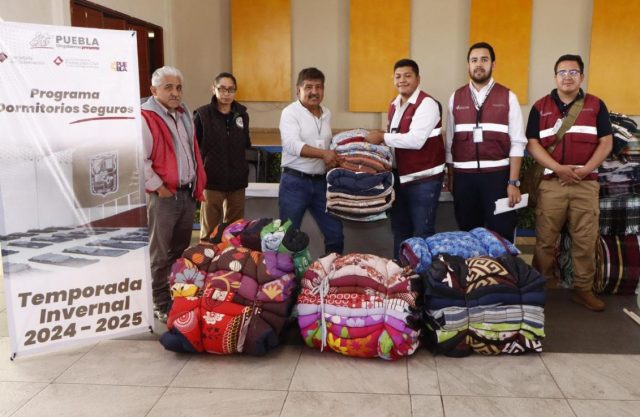 Frentes fríos 2024-25: entrega gobierno estatal de Puebla insumos para la instalación de refugios temporales